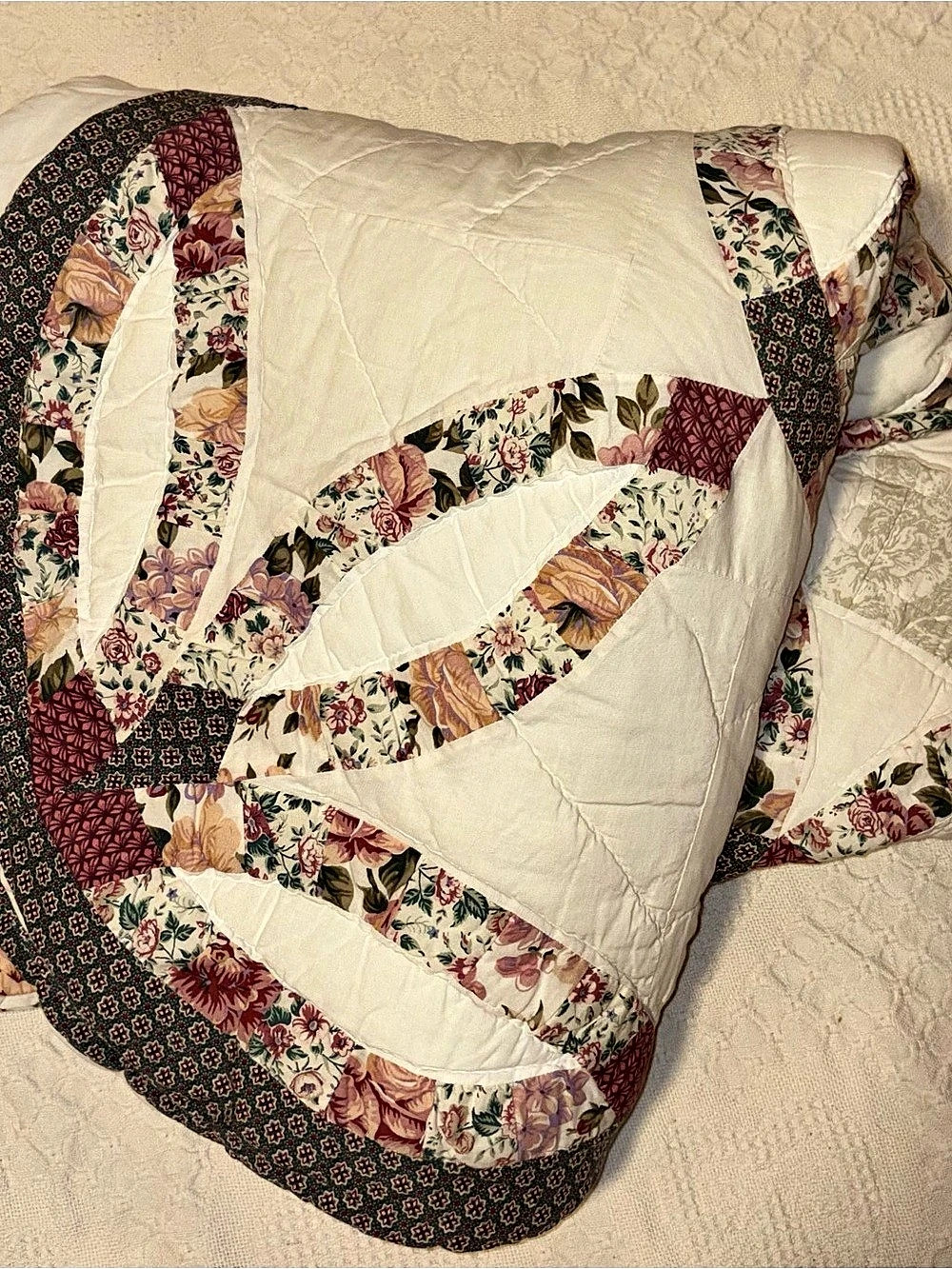 Vintage Double Wedding Ring Quilt and Shams Floral Patchwork Cream & Red